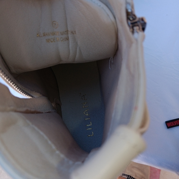 Shoes - Picture 6 of 7